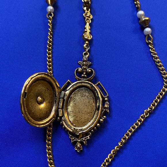 Vintage ART Gold Tone Double Strand Locket Necklace - Picture 10 of 12